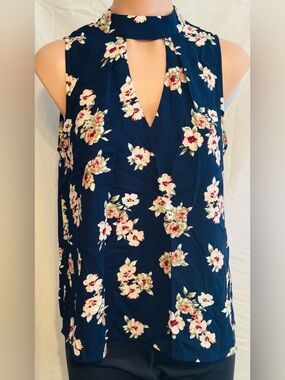 e hanger m Navy Floral Keyhole Sleeveless Blouse